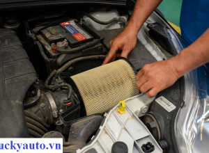 Lọc Gió Động Cơ Mercedes Có Cần Thiết Phải Thay Mới Hay Không?